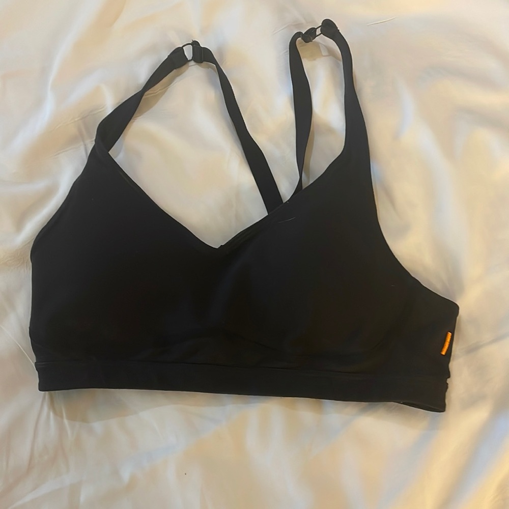 LUCY Black high impact adjustable strap sports bra w/Removable pads